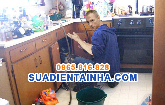 Xử lý sự cố hệ thống điện nước khu vực Hàng Bột Xử lý sự cố hệ thống điện nước khu vực Hàng Bột
